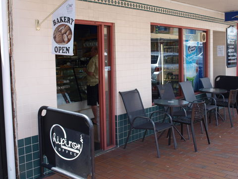 AJ's Hotbake - Palm Beach Accommodation 1
