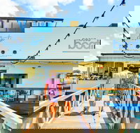 Noosa Boathouse - Palm Beach Accommodation