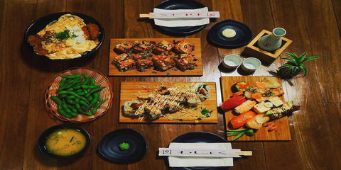 Tsuru Sushi Cafe - Palm Beach Accommodation 0