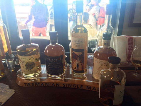 Bruny Island Smokehouse & Wine Bar - Palm Beach Accommodation 0