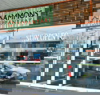 Trak Live Lounge Bar - Palm Beach Accommodation