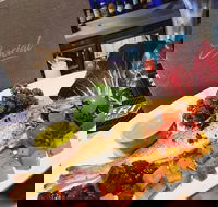 Social Dining - Palm Beach Accommodation