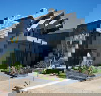 75 on Arthur at The Wellington Soldiers Memorial Club - Palm Beach Accommodation