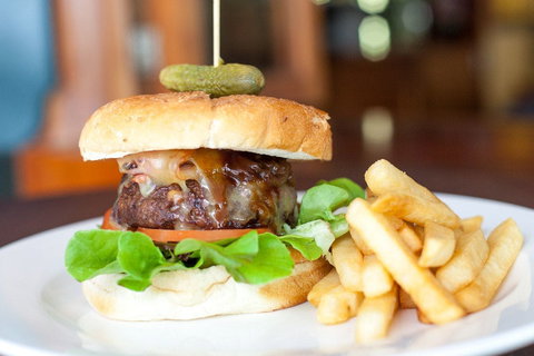 Paddy's Pub And Grill - Palm Beach Accommodation 0