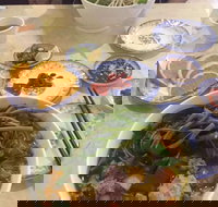 Tra Vinh - Girrawheen - Palm Beach Accommodation