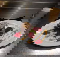 Plumpton Hotel - Palm Beach Accommodation