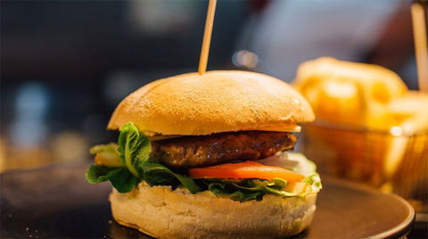 Burger Urge - Banyo - Palm Beach Accommodation 0