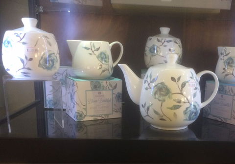Indulge Tea Garden - Palm Beach Accommodation 2