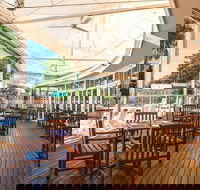 Poolside Restaurant and Bar - Palm Beach Accommodation