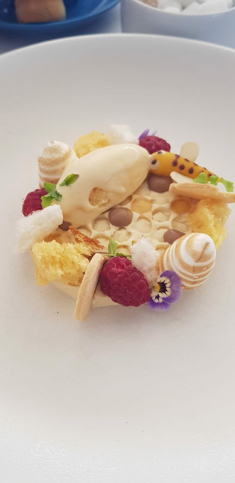 C Restaurant - Palm Beach Accommodation 31