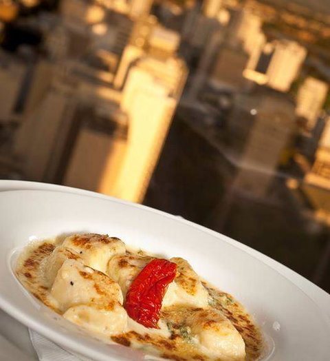 C Restaurant - Palm Beach Accommodation 19