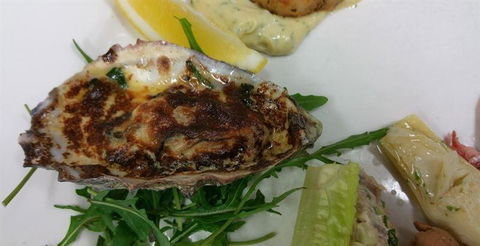 Sams Pizzeria On The Waterfront - Palm Beach Accommodation 9