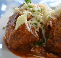 Manolis Greek Taverna - Palm Beach Accommodation