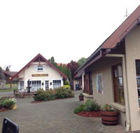 Alpenrose Lakeside Bistro  Bar - Palm Beach Accommodation