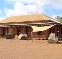 Ora Banda Historical Inn - Palm Beach Accommodation