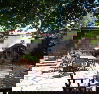 Velvet and Willow Wines - Palm Beach Accommodation