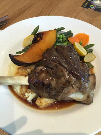 Bundaberg Services Club - Palm Beach Accommodation 0