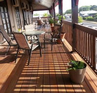 Commercial Hotel Clermont - Palm Beach Accommodation