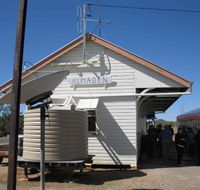 Railway Hotel Almaden - Palm Beach Accommodation