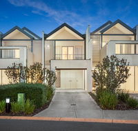 Quest Sanctuary Lakes - Palm Beach Accommodation