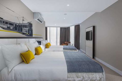 Peppers Docklands - Palm Beach Accommodation 3