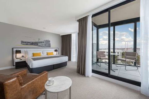 Peppers Docklands - Palm Beach Accommodation 6