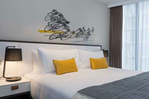 Peppers Docklands - Palm Beach Accommodation 7