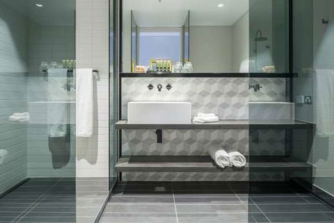 Peppers Docklands - Palm Beach Accommodation 8