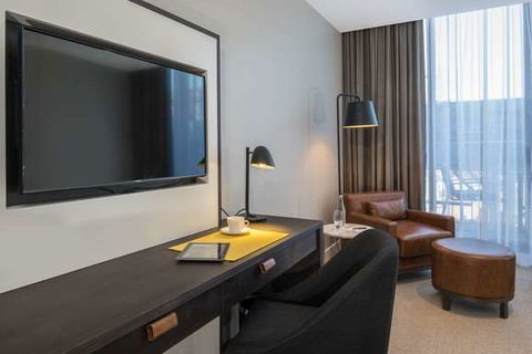 Peppers Docklands - Palm Beach Accommodation 9