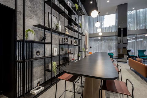 Travelodge Melbourne Docklands - Palm Beach Accommodation 4