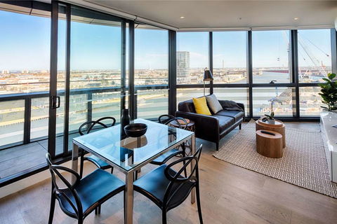 Orange Stay Apartments - Palm Beach Accommodation 5