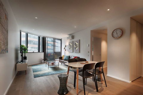 Orange Stay Apartments - Palm Beach Accommodation 7