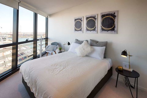 Orange Stay Apartments - Palm Beach Accommodation 9