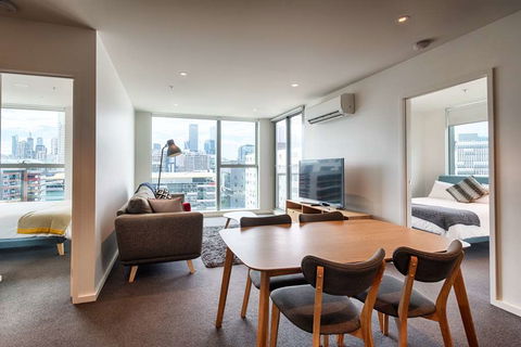 Orange Stay Apartments - Palm Beach Accommodation 11