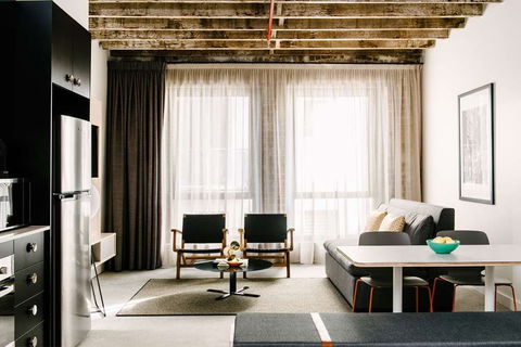 Veriu Broadway - Palm Beach Accommodation 4