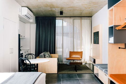 Veriu Broadway - Palm Beach Accommodation 5