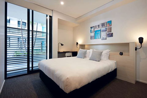 Veriu Camperdown - Palm Beach Accommodation 4