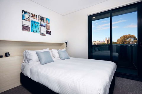 Veriu Camperdown - Palm Beach Accommodation 8