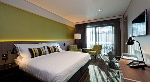 The Glen Hotel & Suites - Palm Beach Accommodation 3