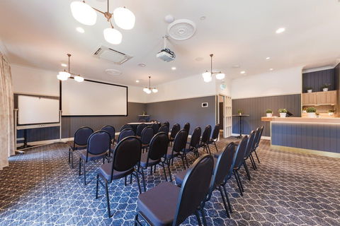 The Glen Hotel & Suites - Palm Beach Accommodation 7