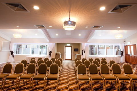 The Glen Hotel & Suites - Palm Beach Accommodation 8