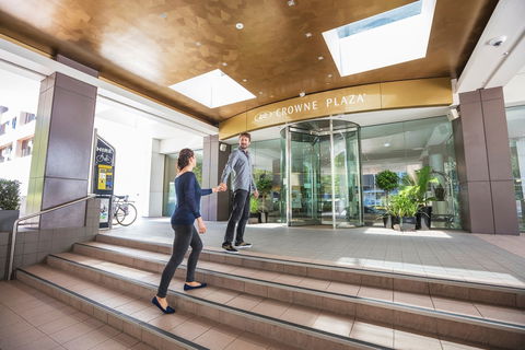 Crowne Plaza Canberra - Palm Beach Accommodation 0