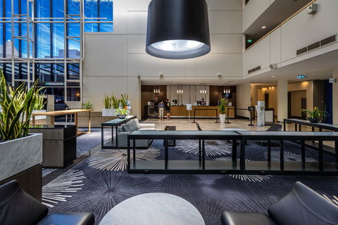 Crowne Plaza Canberra - Palm Beach Accommodation 2
