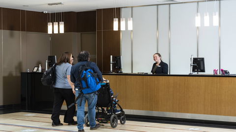 Crowne Plaza Canberra - Palm Beach Accommodation 3