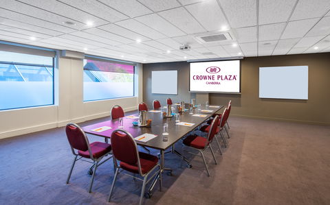 Crowne Plaza Canberra - Palm Beach Accommodation 8