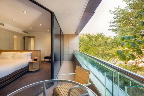 Crowne Plaza Canberra - Palm Beach Accommodation 14