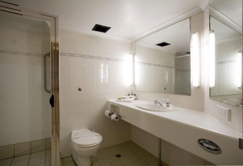 Capital Executive Apt Hotel Canberra - Palm Beach Accommodation 4