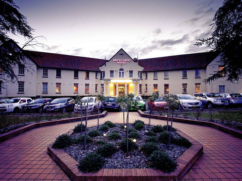 Mercure Canberra Hotel - Palm Beach Accommodation 0
