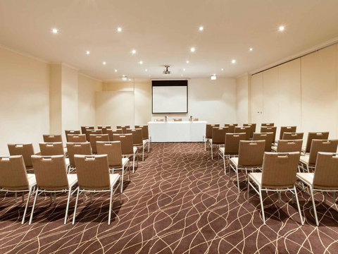 Mercure Canberra Hotel - Palm Beach Accommodation 9
