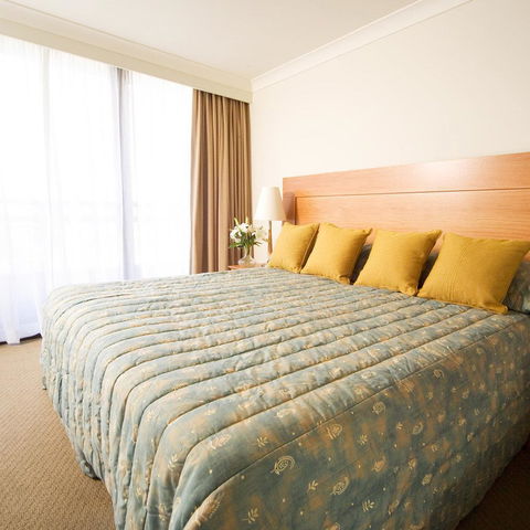 BreakFree Capital Tower - Palm Beach Accommodation 6
